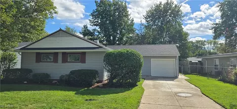 6629 Newbury Ln, Parma Heights, OH 44130