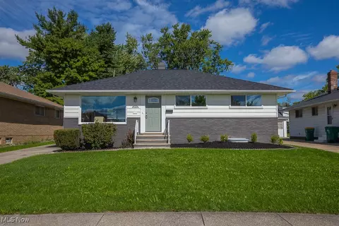 15817 Shirley Ave, Maple Heights, OH 44137