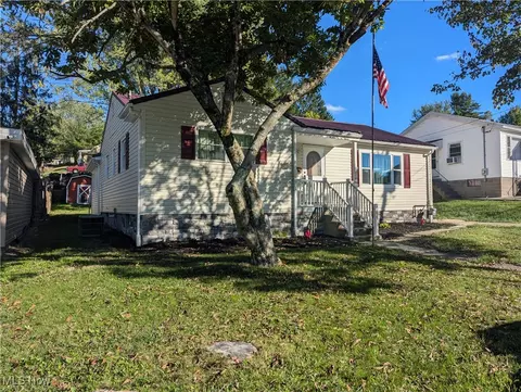 219 Efaw Ave, Saint Clairsville, OH 43950