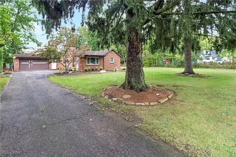 6845 Franke Rd, Middleburg Heights, OH 44130