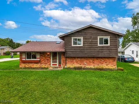237 Monroe Dr, Northfield, OH 44067