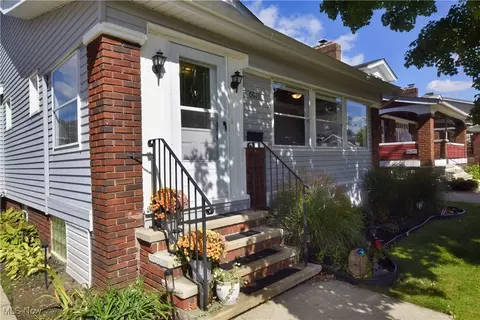6910 Gilbert Ave, Parma, OH 44129 photo 2