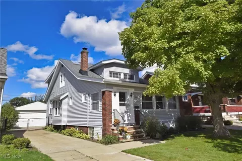 6910 Gilbert Ave, Parma, OH 44129