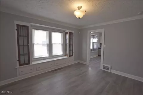 6910 Gilbert Ave, Parma, OH 44129 photo 6