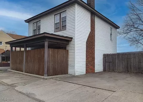 3470 Trumbull St, Bellaire, OH 43906