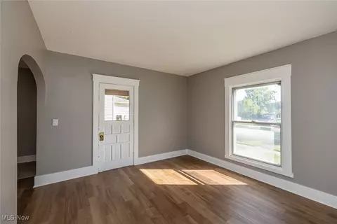 Living - 353 S Maple St, Elyria, OH 44035 photo 1 of 5