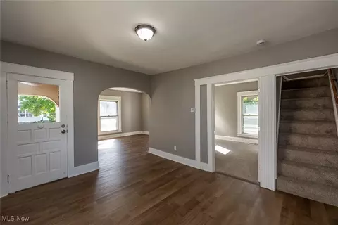 Entry Way - 353 S Maple St, Elyria, OH 44035 photo 1 of 3
