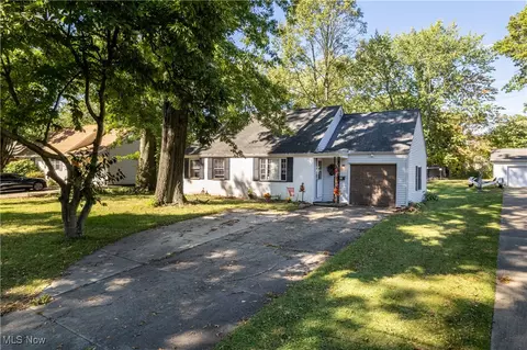232 Wolf Ave, Wadsworth, OH 44281