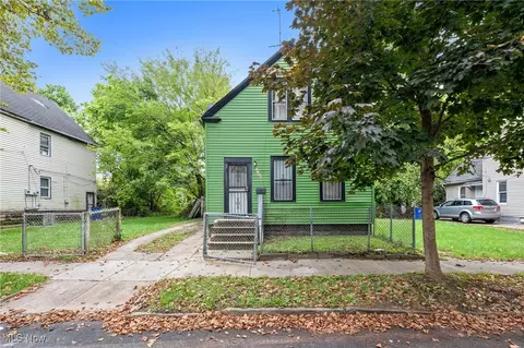 1122 E 72nd St, Cleveland, OH 44103