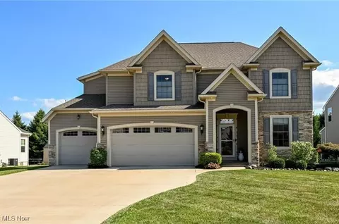 205 Ry Rd, Wadsworth, OH 44281