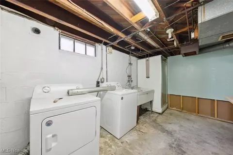 1045 Bell Ct, Elyria, OH 44035 photo 31