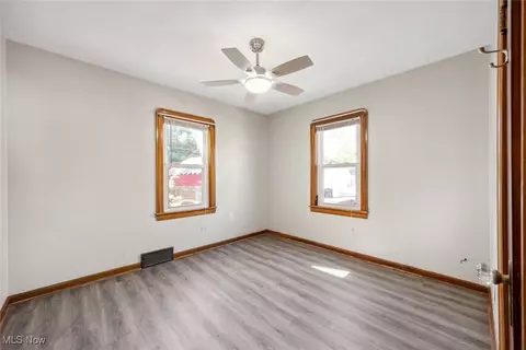 1045 Bell Ct, Elyria, OH 44035 photo 20