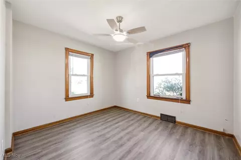 1045 Bell Ct, Elyria, OH 44035 photo 18