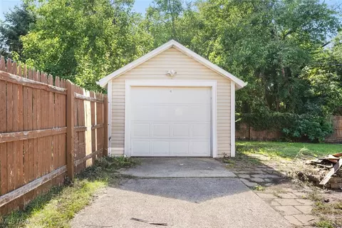 1045 Bell Ct, Elyria, OH 44035 photo 38