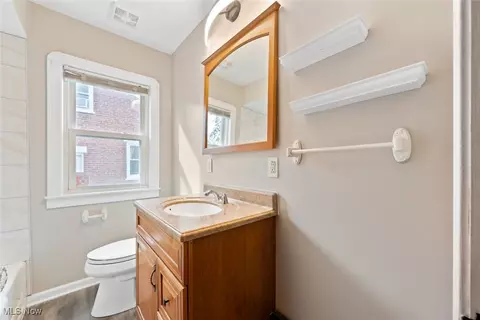 1045 Bell Ct, Elyria, OH 44035 photo 22