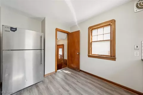 1045 Bell Ct, Elyria, OH 44035 photo 14