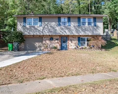 931 Chelsea Dr, Dover, OH 44622