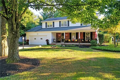 8103 Deerpath Dr, Boardman, OH 44512