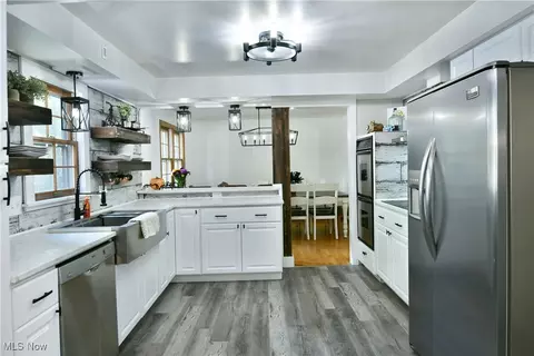 Kitchen - 8103 Deerpath Dr, Boardman, OH 44512 photo 4 of 5