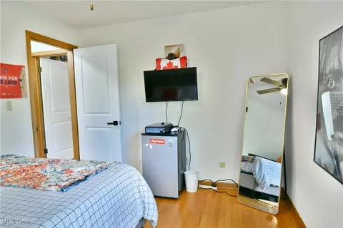 Bedroom - 8103 Deerpath Dr, Boardman, OH 44512 photo 7 of 9
