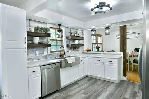 Kitchen - 8103 Deerpath Dr, Boardman, OH 44512 photo 5 of 5