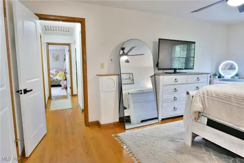 Bedroom - 8103 Deerpath Dr, Boardman, OH 44512 photo 3 of 9