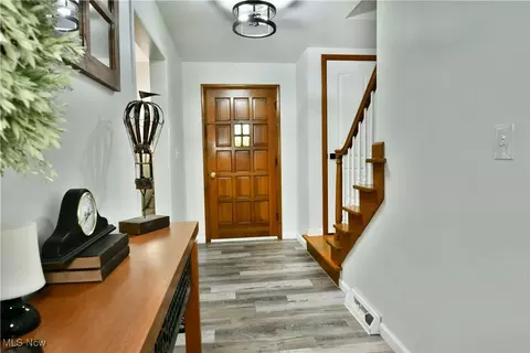Entry Way - 8103 Deerpath Dr, Boardman, OH 44512 photo 1 of 4