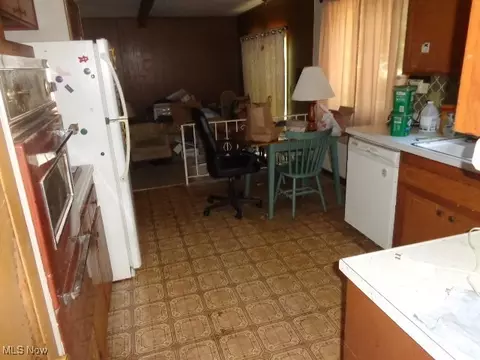 Kitchen - 6675 Edgemoor Ave, Solon, OH 44139 photo 3 of 3