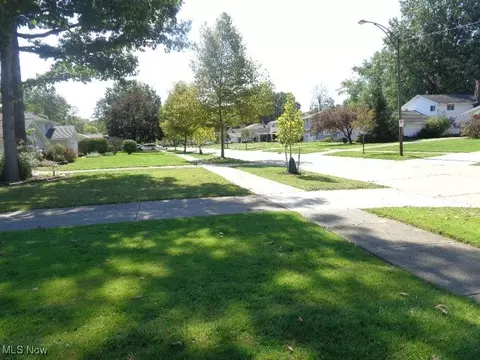 Exterior - 6675 Edgemoor Ave, Solon, OH 44139 photo 6 of 7