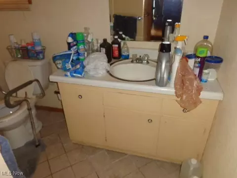 Bath - 6675 Edgemoor Ave, Solon, OH 44139 photo 1 of 3