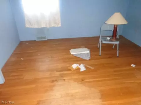 Bedroom - 6675 Edgemoor Ave, Solon, OH 44139 photo 1 of 3