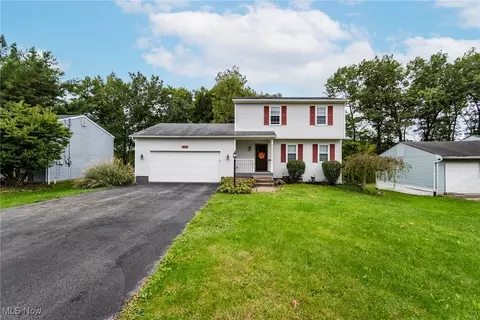 3708 Oakview Dr, Girard, OH 44420