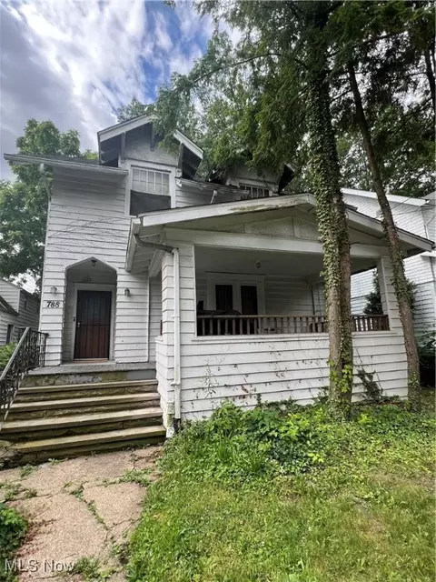 788 Work Dr, Akron, OH 44320