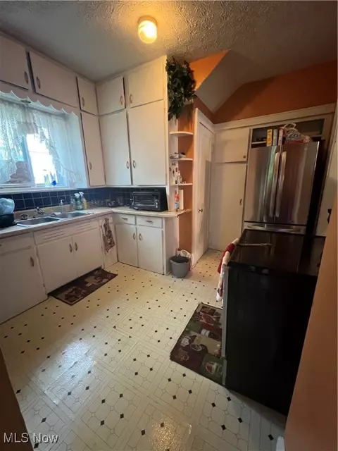 788 Work Dr, Akron, OH 44320 photo 7