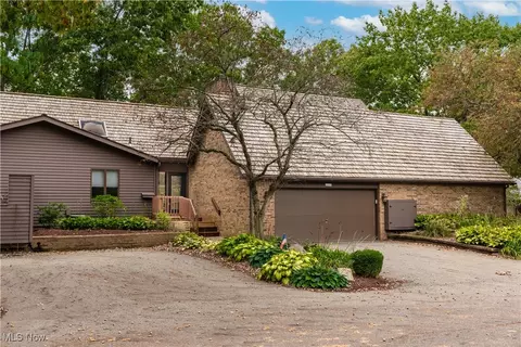 6133 Cedar Ln NW, Canton, OH 44708