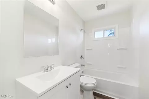 Bath - 4422 Andover Ave, Lorain, OH 44055 photo 1 of 1