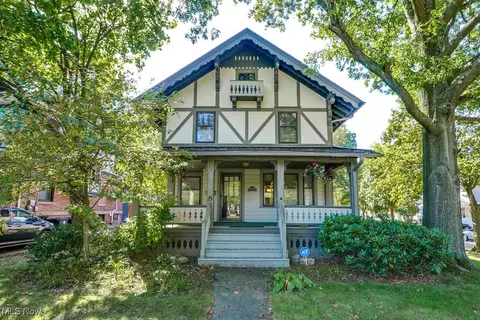 15 S Rose Blvd, Akron, OH 44302