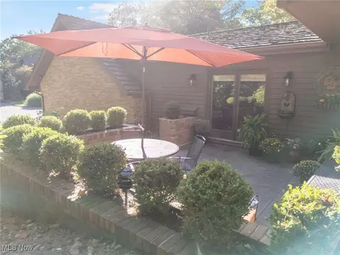 Exterior - 6102 Cedar Ln NW, Canton, OH 44708 photo 5 of 6