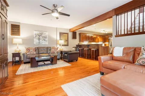 Living - 6102 Cedar Ln NW, Canton, OH 44708 photo 6 of 7