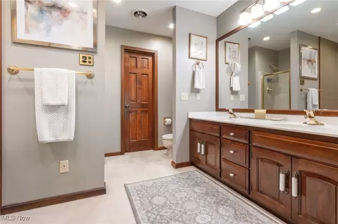 Bath - 6102 Cedar Ln NW, Canton, OH 44708 photo 2 of 4