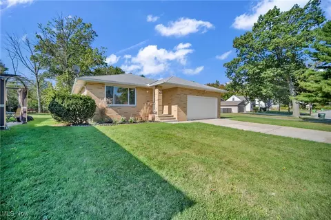 180 Westbrook Dr, Euclid, OH 44132