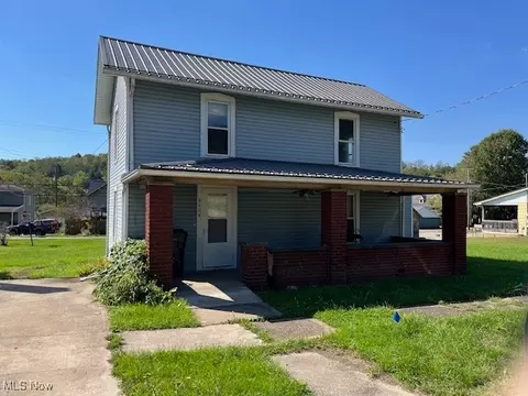 8604 E 1 St, Mineral City, OH 44656