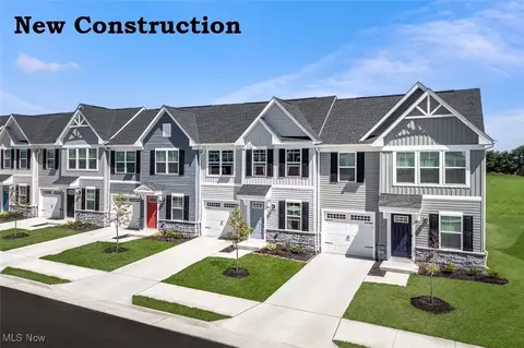 1286 Divot Cir, Cuyahoga Falls, OH 44313