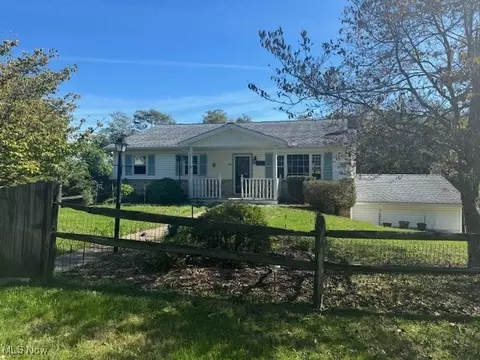 170 Sunrise Ln, Wellsburg, WV 26070