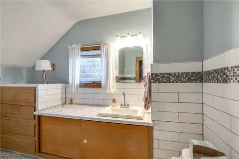 231 E Wilbeth Rd, Akron, OH 44301 photo 22
