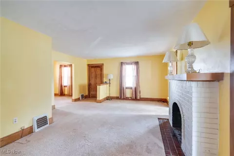 231 E Wilbeth Rd, Akron, OH 44301 photo 7