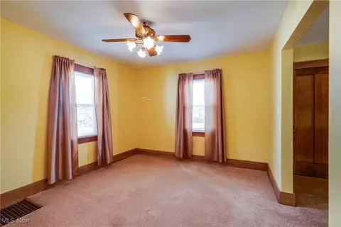 231 E Wilbeth Rd, Akron, OH 44301 photo 12