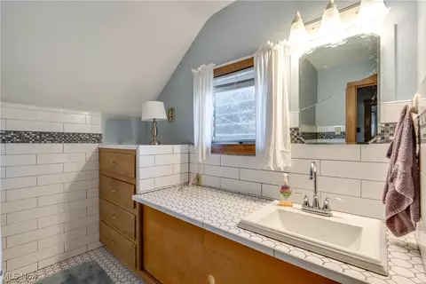 231 E Wilbeth Rd, Akron, OH 44301 photo 23