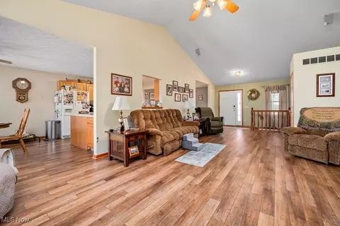 Entry Way - 17183 Wheeler Rd, Lagrange, OH 44050 photo 2 of 2