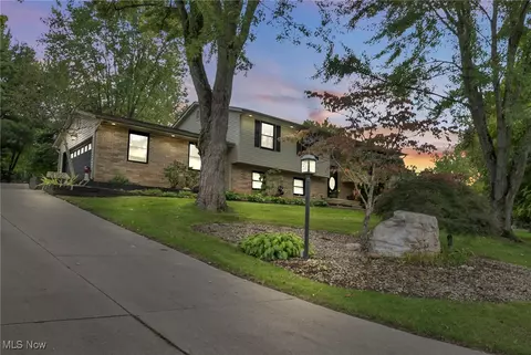 8866 Timberlink Rd NW, Canal Fulton, OH 44614
